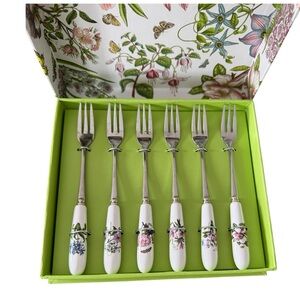 🚨CLOSET CLOSING PRICE🚨6 Pastry’s Forks